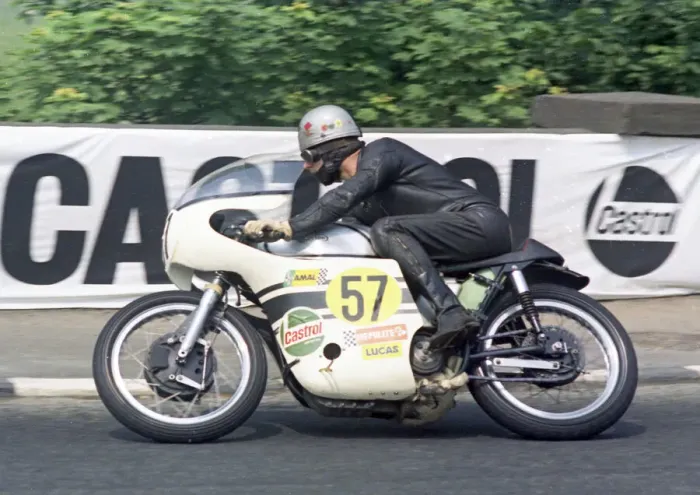 Framed Print : Bob Biscardine (Norton) 1970 Senior TT Framed Print : Bob Biscardine (Norton) 1970 Senior TT