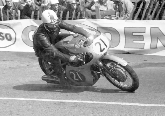Framed Print : Bob Brown (Honda) 1960 Lightweight TT Framed Print : Bob Brown (Honda) 1960 Lightweight TT