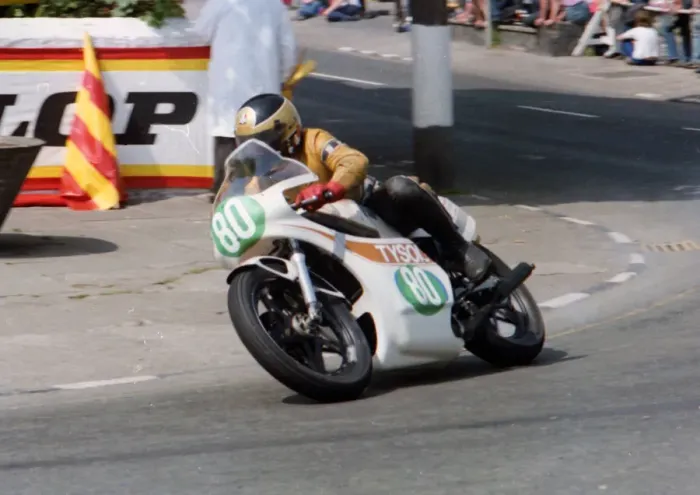 Framed Print : Bob Eva (Yamaha) 1982 Junior TT Framed Print : Bob Eva (Yamaha) 1982 Junior TT
