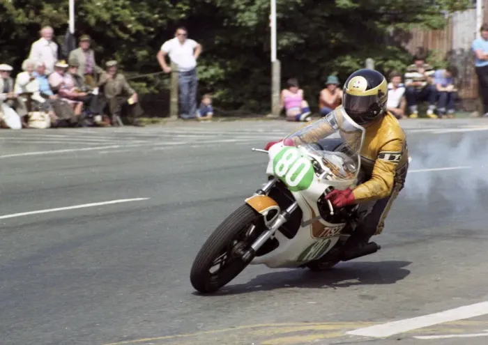 Framed Print : Bob Eva (Yamaha) 1982 Junior TT Framed Print : Bob Eva (Yamaha) 1982 Junior TT