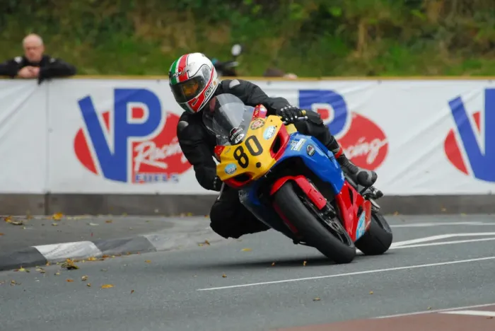 Framed Print : Bob Farrington (Suzuki) 2015 Senior Manx Grand Prix