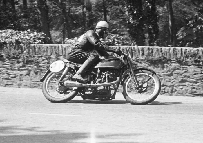 Framed Print : Bob Foster at Braddan Bridge: 1951 Lightweight TT Framed Print : Bob Foster at Braddan Bridge: 1951 Lightweight TT