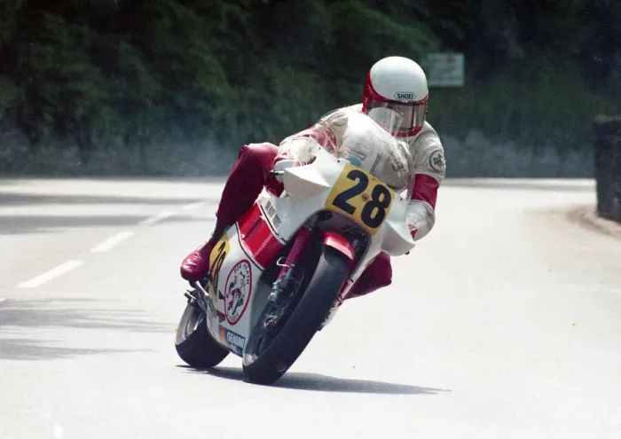Framed Print : Bob Heath (Suzuki) 1988 Senior TT Framed Print : Bob Heath (Suzuki) 1988 Senior TT