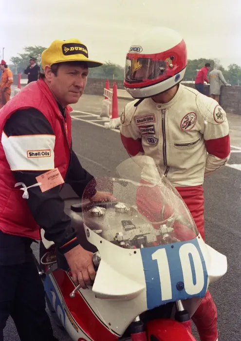 Framed Print : Bob Heath (Yamaha) 1987 Junior TT Framed Print : Bob Heath (Yamaha) 1987 Junior TT