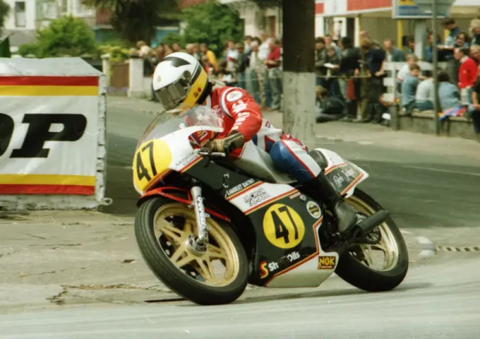 Framed Print : Bob Jackson (Yamaha) 1984 Senior TT Framed Print : Bob Jackson (Yamaha) 1984 Senior TT