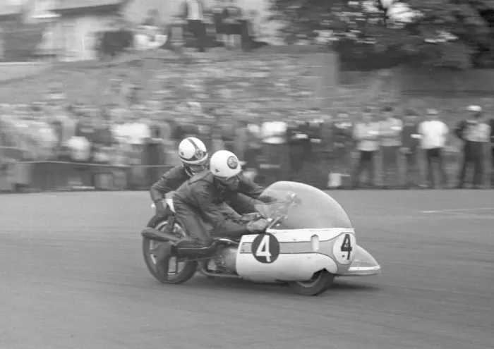 Framed Print : Bob Kewley & ? (Rumble BSA) 1967 Southern 100 Framed Print : Bob Kewley & ? (Rumble BSA) 1967 Southern 100