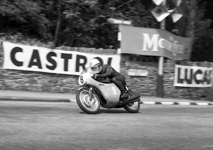 Framed Print : Bob McIntyre (Honda) 1962 Lightweight TT