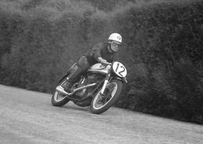 Framed Print : Bob McIntyre (Norton) 1955 Senior TT Framed Print : Bob McIntyre (Norton) 1955 Senior TT