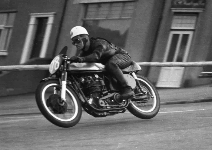 Framed Print : Bob McIntyre (Norton) 1956 Junior TT Framed Print : Bob McIntyre (Norton) 1956 Junior TT