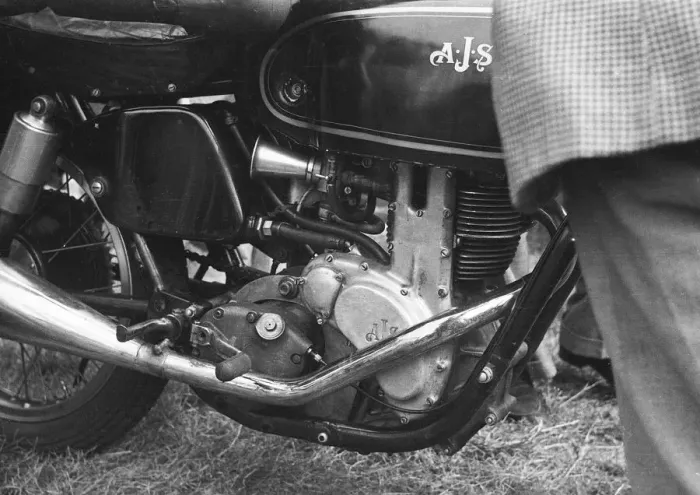 Framed Print : Bob McIntyres 1952 Manx Grand Prix AJS