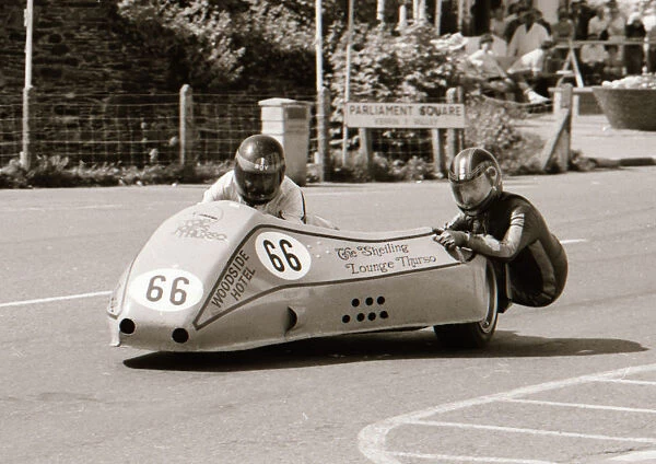 Bob Munro & Adam Smith (Suzuki) 1985 Sidecar TT