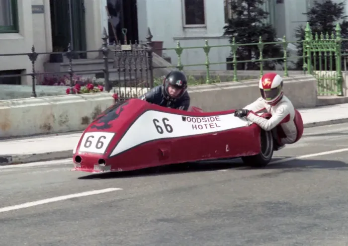 Framed Print : Bob Munro & R Gayle (Suzuki) 1984 Sidecar TT Framed Print : Bob Munro & R Gayle (Suzuki) 1984 Sidecar TT