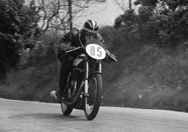 Bob Pratt (Norton) 1951 Junior TT