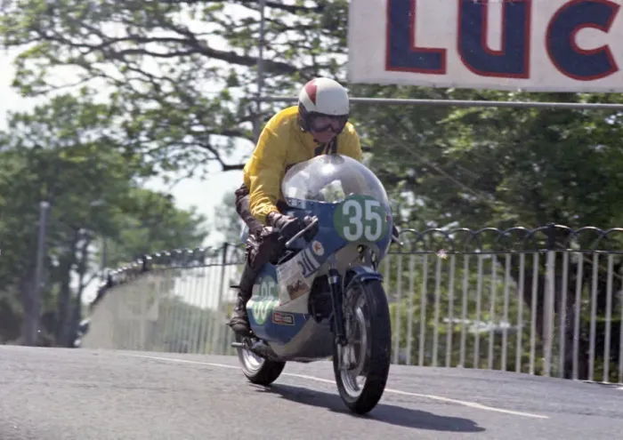 Framed Print : Bob Sheeran (Yamaha) 1973 Lightweight TT Framed Print : Bob Sheeran (Yamaha) 1973 Lightweight TT