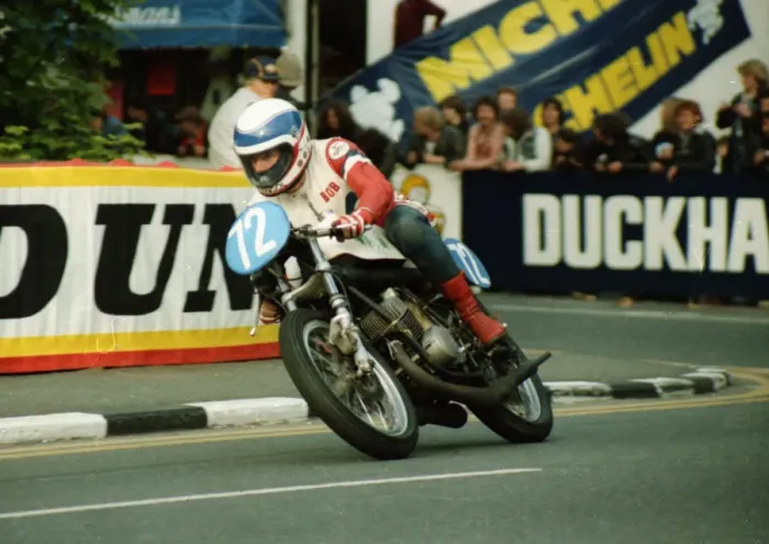 Framed Print : Bob Simmons (Suzuki) 1984 Historic TT Framed Print : Bob Simmons (Suzuki) 1984 Historic TT