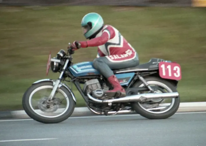 Framed Print : Bob Simmons (Suzuki) 1985 Production TT Framed Print : Bob Simmons (Suzuki) 1985 Production TT