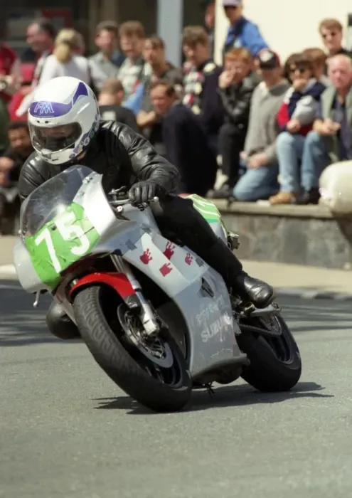 Framed Print : Bob Simmons (Suzuki) 1996 Lightweight TT Framed Print : Bob Simmons (Suzuki) 1996 Lightweight TT