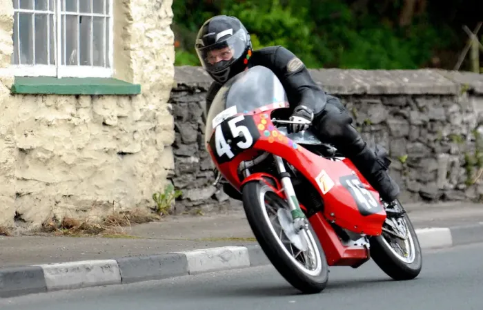 Framed Print : Bob Simmons (Velocette) 2011 Senior Classic Manx Grand Prix Framed Print : Bob Simmons (Velocette) 2011 Senior Classic Manx Grand Prix