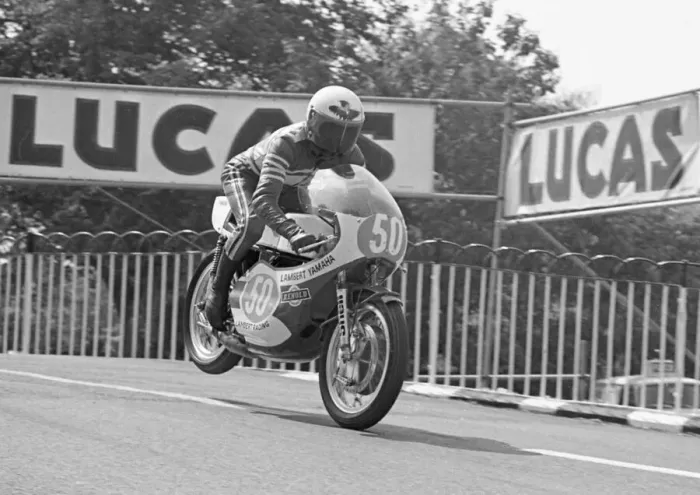 Framed Print : Bill Bowman (Lambert Yamaha) 1976 Junior TT Framed Print : Bill Bowman (Lambert Yamaha) 1976 Junior TT