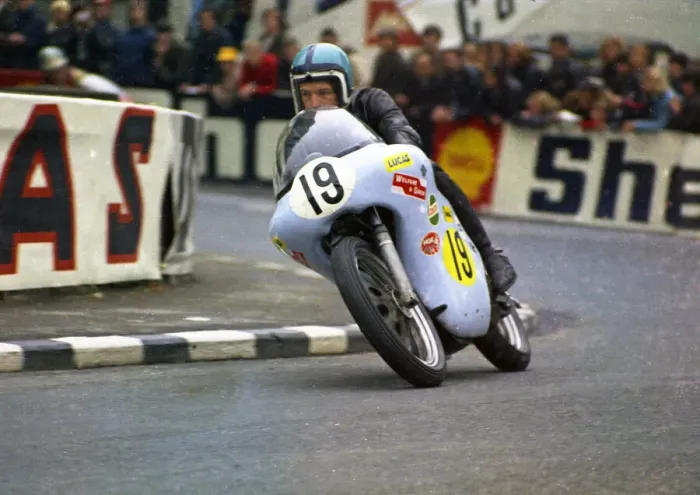 Framed Print : Brian Adams (Norton) 1971 Senior TT Framed Print : Brian Adams (Norton) 1971 Senior TT