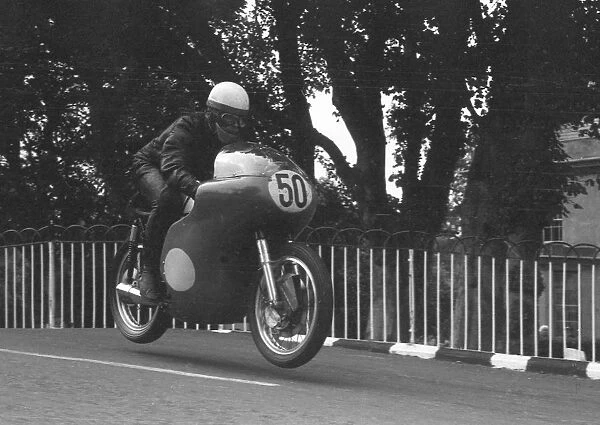 Brian Carr (Norton) 1962 Senior Manx Grand Prix practice