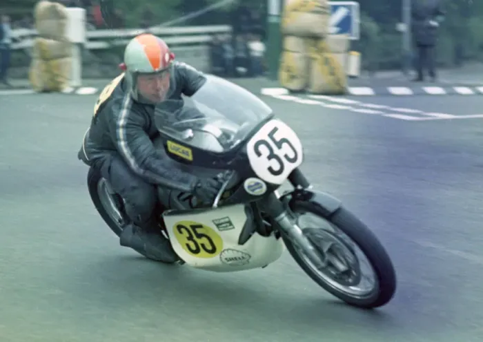 Framed Print : Brian Edwards (Norton) 1971 Senior TT Framed Print : Brian Edwards (Norton) 1971 Senior TT