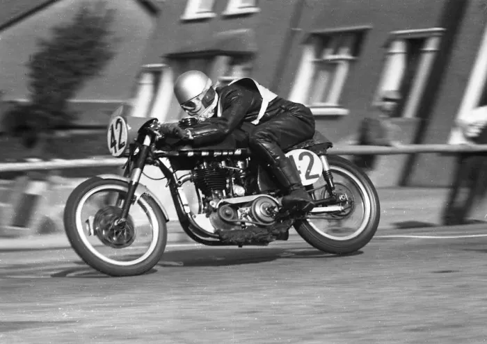 Framed Print : Brian Hunter (FBS) 1958 Senior Manx Grand Prix Framed Print : Brian Hunter (FBS) 1958 Senior Manx Grand Prix