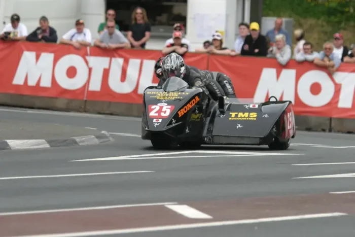 Framed Print : Brian Kelly & Dicky Gale (DMR) 2011 Sidecar TT Framed Print : Brian Kelly & Dicky Gale (DMR) 2011 Sidecar TT