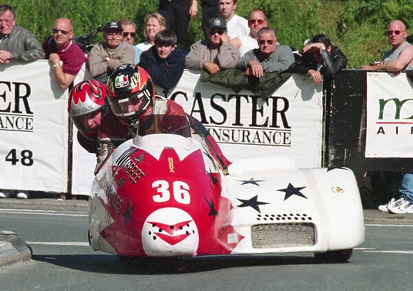 Brian Kelly & Neil Kelly (Honda) 1999 Sidecar TT