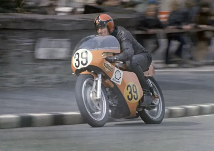 Framed Print : Brian Lee (Aermacchi) 1972 Senior TT