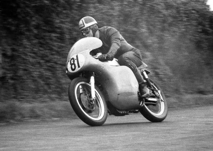 Framed Print : Brian Park (Norton) 1962 Senior Manx Grand Prix Framed Print : Brian Park (Norton) 1962 Senior Manx Grand Prix