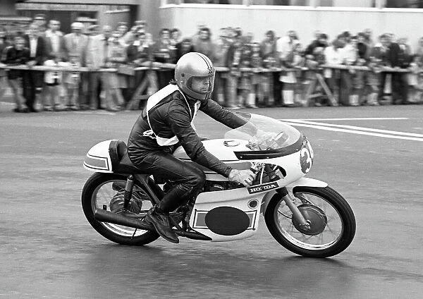 Brian Protheroe (Honda) 1975 Lightweight Manx Grand Prix