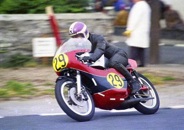Brian Robinson (Yamaha) 1976 Senior Manx Grand Prix
