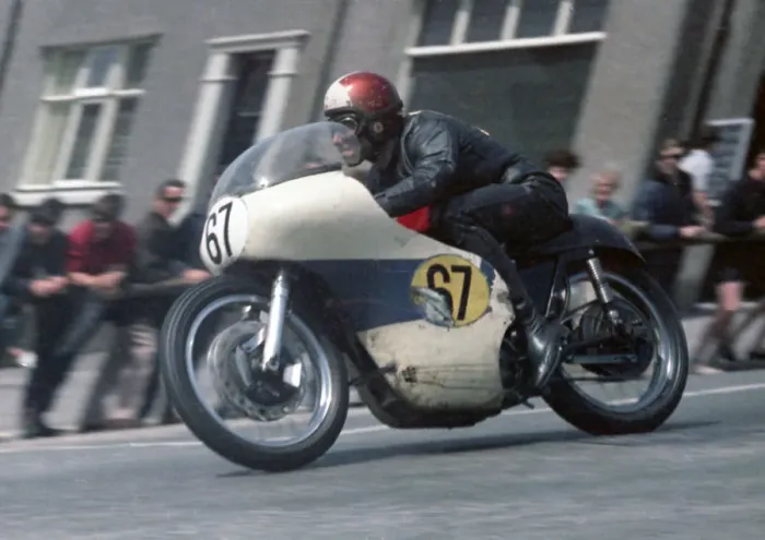 Framed Print : Brian Sapsford (Matchless) 1967 Senior TT Framed Print : Brian Sapsford (Matchless) 1967 Senior TT