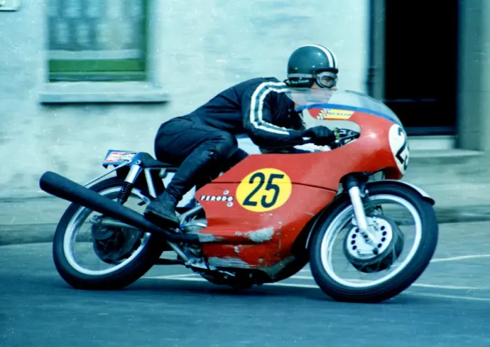 Framed Print : Brian Steenson (Seeley Matchless) 1969 Senior TT Framed Print : Brian Steenson (Seeley Matchless) 1969 Senior TT
