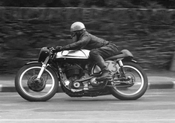 Framed Print : Brian Warburton (Norton) 1960 Senior Manx Grand Prix Framed Print : Brian Warburton (Norton) 1960 Senior Manx Grand Prix