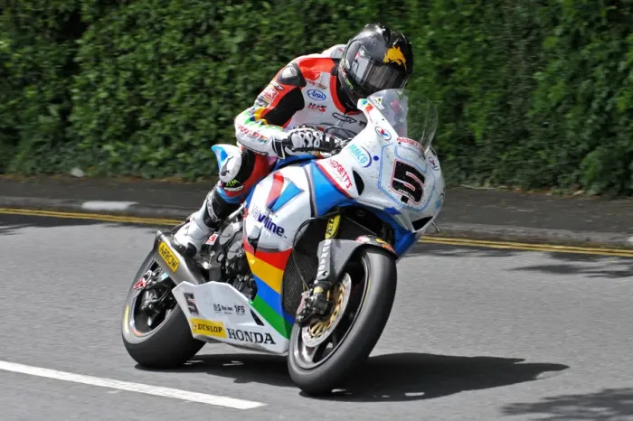 Framed Print : Bruce Anstey (Honda) 2014 Senior TT Framed Print : Bruce Anstey (Honda) 2014 Senior TT
