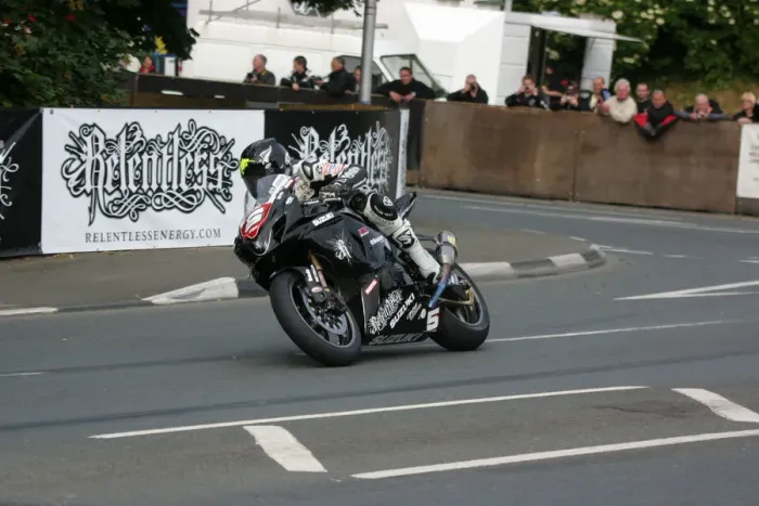 Framed Print : Bruce Anstey (Suzuki) 2009 Superstock TT Framed Print : Bruce Anstey (Suzuki) 2009 Superstock TT