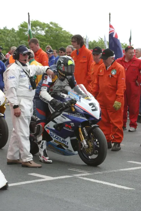 Framed Print : Bruce Anstey (TAS Suzuki) 2005 Senior TT Framed Print : Bruce Anstey (TAS Suzuki) 2005 Senior TT