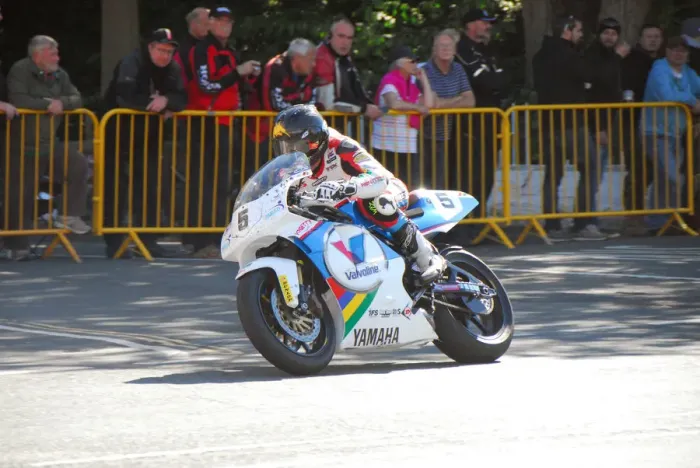 Framed Print : Bruce Anstey (Yamaha) 2014 Formula One Classic TT Framed Print : Bruce Anstey (Yamaha) 2014 Formula One Classic TT