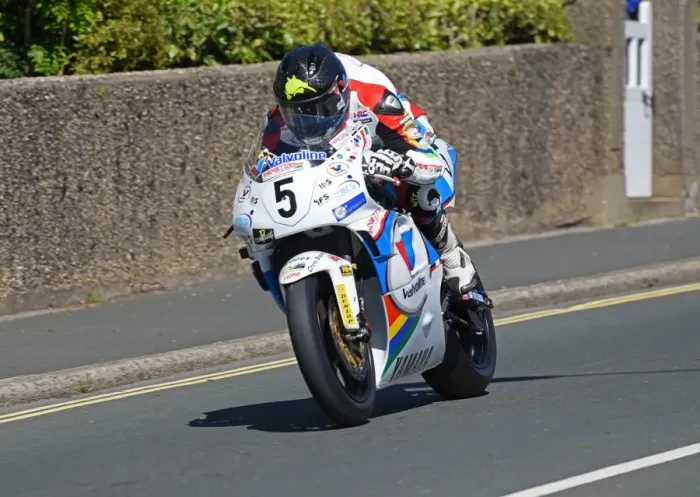 Framed Print : Bruce Anstey (Yamaha) 2016 Superbike Classic TT Framed Print : Bruce Anstey (Yamaha) 2016 Superbike Classic TT