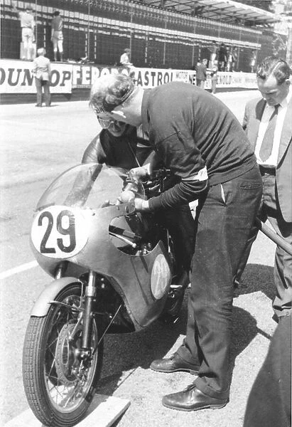Bruce Beale (Honda) 1965 Junior TT