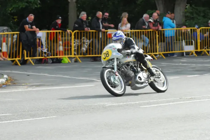 Framed Print : Bruno Leroy (Vincent) 2015 Senior Classic TT Framed Print : Bruno Leroy (Vincent) 2015 Senior Classic TT