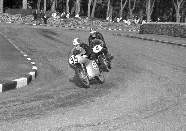 Bruno Spaggiari and Mike Hailwood (Ducati) 1959 Ultra Lightweight TT