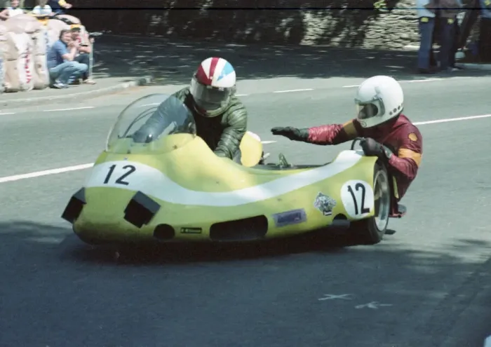 Framed Print : Bryan Hargreaves & Colin Hardman (Kawasaki) 1982 Sidecar TT Framed Print : Bryan Hargreaves & Colin Hardman (Kawasaki) 1982 Sidecar TT