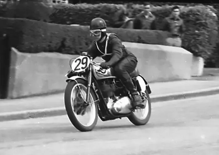 Framed Print : Bs Radford (BSA) on Bray Hill Framed Print : Bs Radford (BSA) on Bray Hill