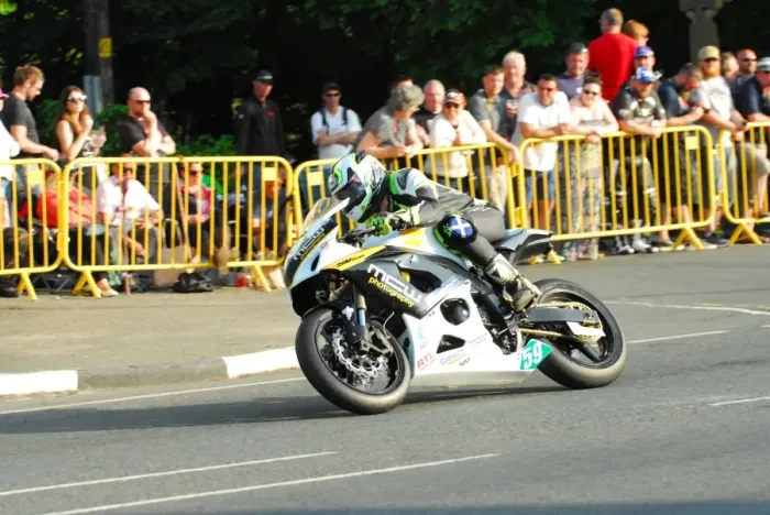 Framed Print : Callum Laidlaw (Kawasaki) 2016 Lightweight TT Framed Print : Callum Laidlaw (Kawasaki) 2016 Lightweight TT