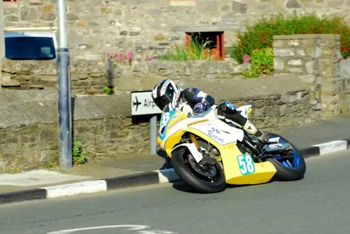 Framed Print : Callum Laidlaw (Suzuki) 2015 Southern 100 Framed Print : Callum Laidlaw (Suzuki) 2015 Southern 100