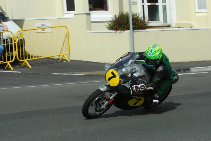 Framed Print : Cameron Donald (Egli Vincent) 2016 Senior Classic TT Framed Print : Cameron Donald (Egli Vincent) 2016 Senior Classic TT