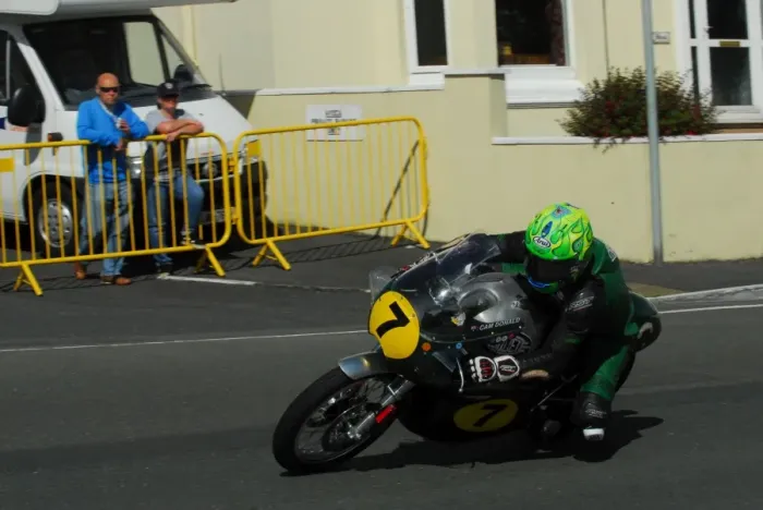 Framed Print : Cameron Donald (Egli Vincent) 2016 Senior Classic TT Framed Print : Cameron Donald (Egli Vincent) 2016 Senior Classic TT